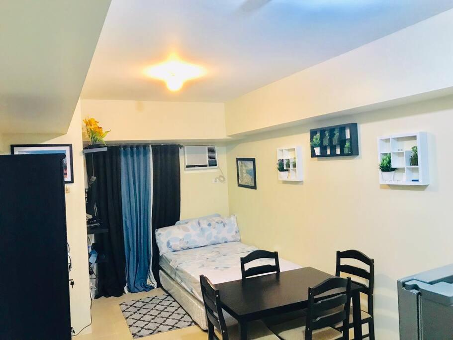 Avida Riala T2 909 Comfy Internet Netflix Apartment