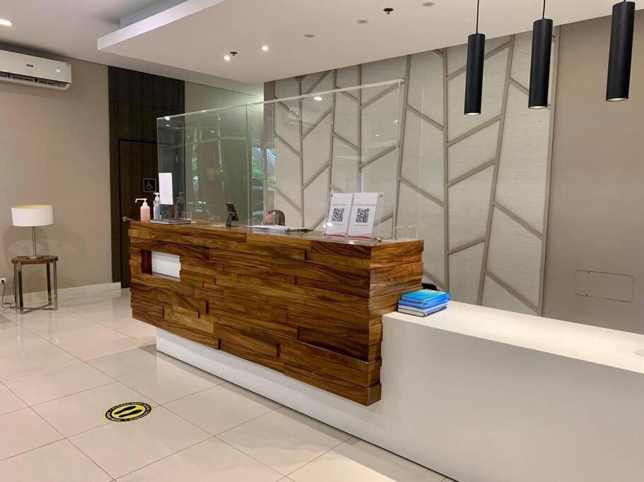 Apartment Avida Riala T2 909 Comfy Internet Netflix Cebu
